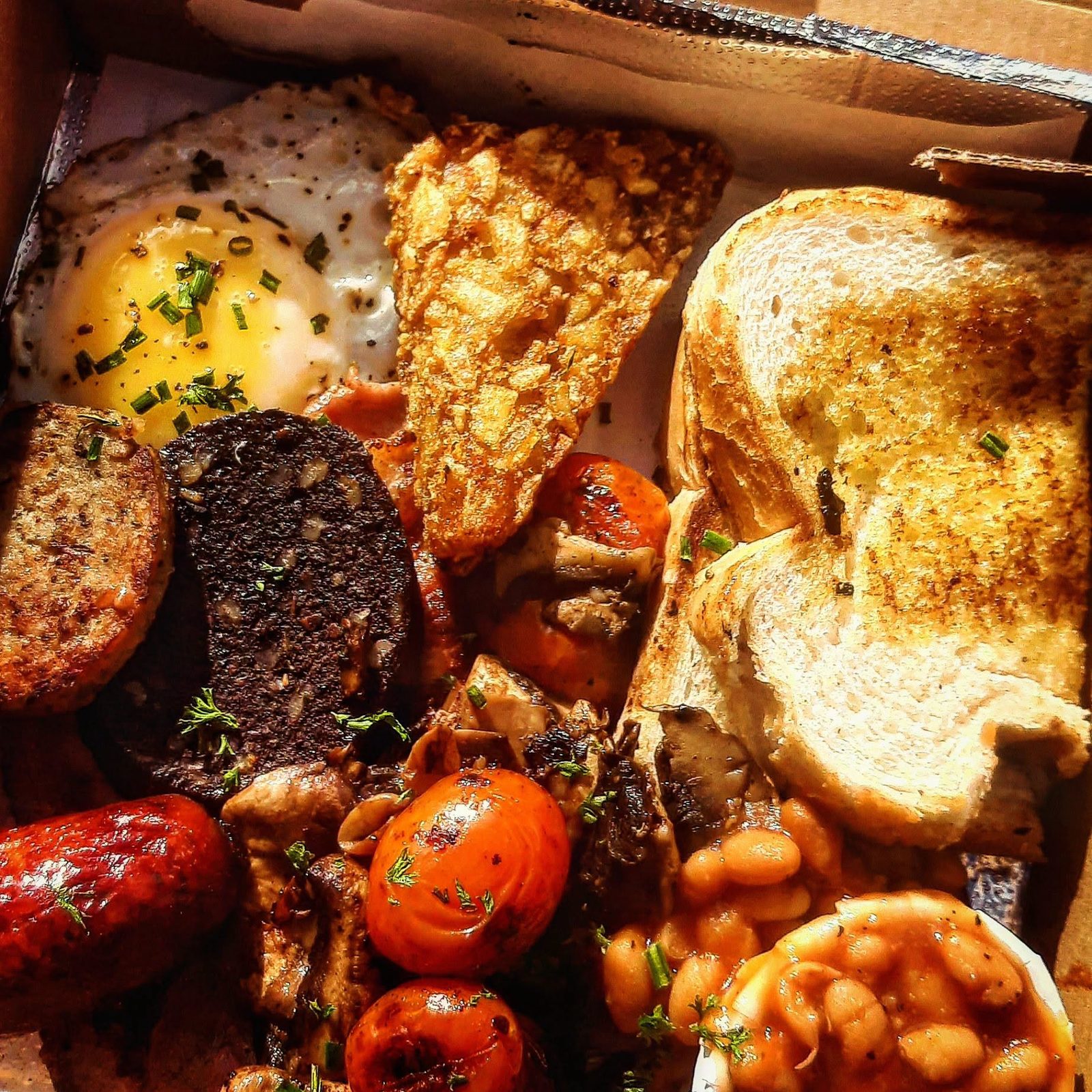 Breakfast Delivery Bodmin full Cornish breakfast box with egg bacon sausage hash brown beans and toast